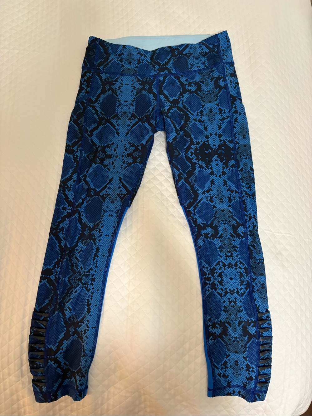 Lululemon Run Inspire Crop - Blue Python Print - Picture 2 of 3